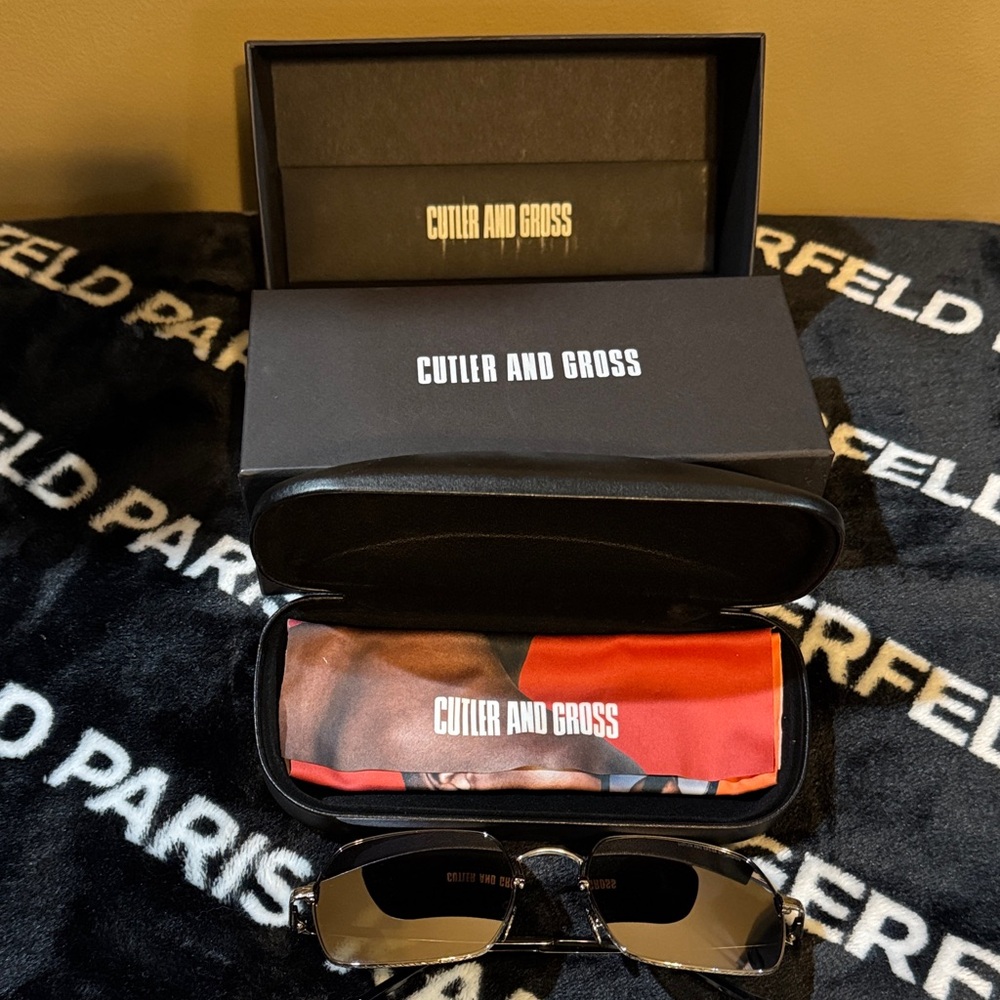 NWT Cutler And Gross Unisex Black Sunglasses With Dust Cloth/Case